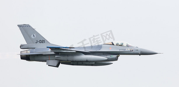 荷兰吕伐登 — 2016年6月11日：荷兰 F-16 战斗机 j