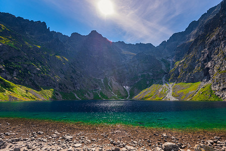 云水纹摄影照片_波兰高塔特拉山风景如画的 Cherny Staw 湖