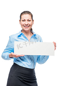 蓝色衬衫摄影照片_白色背景上穿着蓝色衬衫的海报微笑的女人
