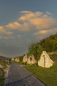 匈牙利北部大平原联合国教科文组织遗址 Hercegkut 的秋季 Gombos-hegyi 地窖