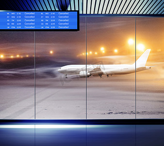 飞行痕迹摄影照片_机场禁止飞行的天气