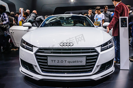 奥迪摄影照片_法兰克福-2015 年 9 月： 奥迪 TT 2.0 T quattro 在 Iaa 中提出