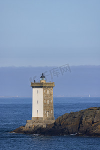 制药公司摄影照片_Le Conquet 与 Phare de Kermorvan，法国布列塔尼