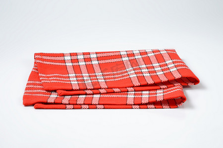 格子红色和白色餐巾