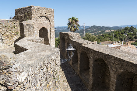 龙福袋元宝摄影照片_卡斯蒂利亚德拉弗龙特拉城堡，安达卢西亚，西班牙
