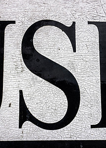 遇险状态排版中的书面文字发现字母 S