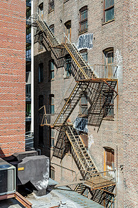纽约市切尔西一栋住宅楼的逃生楼梯