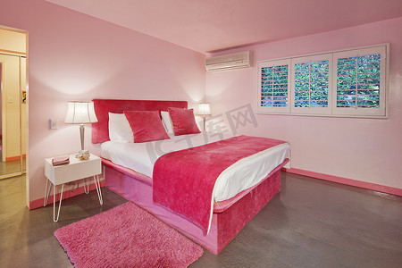 粉色卧室的室内设计