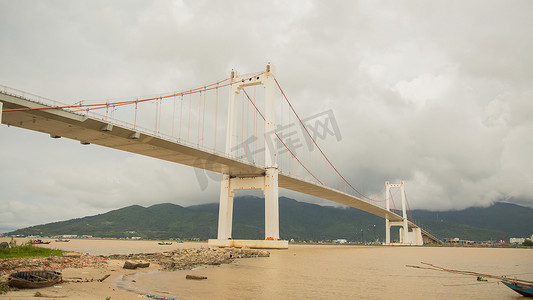 桥越南摄影照片_游戏中时光倒流越南岘港市的顺福桥。