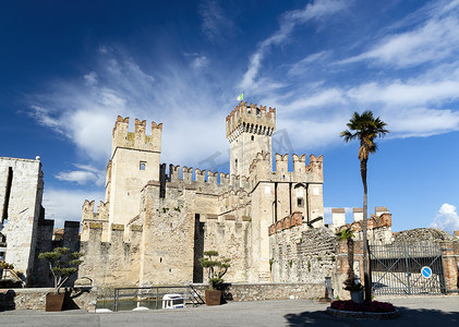 西尔苗内城堡，加尔达湖，伦巴第地区，意大利