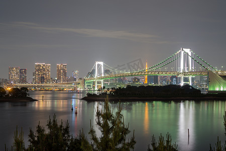 从台场、夜景看海湾和彩虹桥的长时间曝光