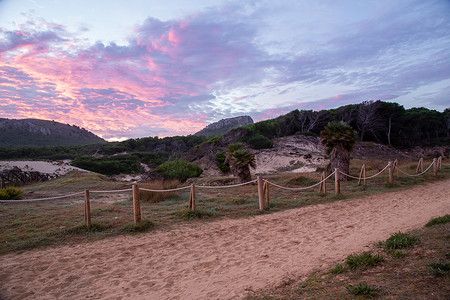 西班牙马略卡岛卡拉梅斯基达美妙的沙丘景观
