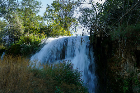 （二十五）摄影照片_波斯尼亚和黑塞哥维那的克拉维斯瀑布，水柱从二十五米高处落下