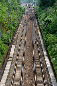 两条路径摄影照片_两条铁路轨道线的视图