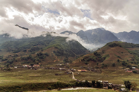 景观景观农村房屋山绿草