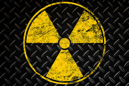 黑色背景上的黄色放射性标志