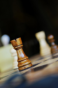 游戏人物移动摄影照片_国际象棋人物