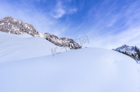 大堆的雪