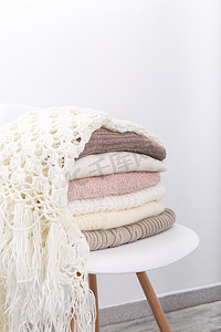 一堆白色的粉摄影照片_一堆舒适的针织毛衣