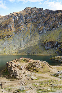 Transfagarasan 路上的巴莱亚冰川湖