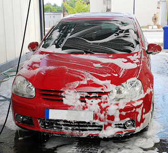 用肥皂洗车