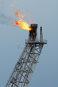 海上石油钻井平台上的火炬喷管喷嘴和火灾