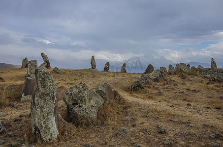佐拉茨卡雷尔（卡拉洪格）的巨石立柱 - 史前史