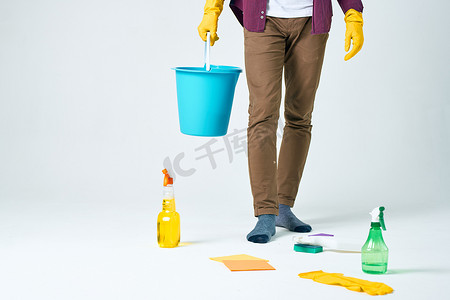 打扫工人摄影照片_保洁清洁用品家务生活服务专业