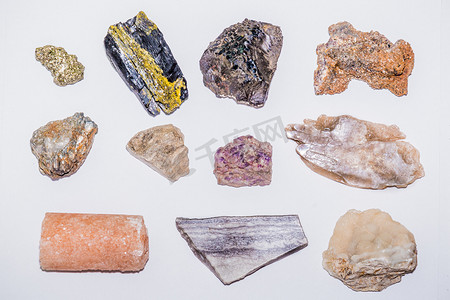 膨润土LOGO摄影照片_在德国 Erzgebirge 收集的不同矿物的集合分离