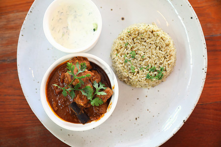 马沙拉咖喱，印度菜配 Biryani 米饭
