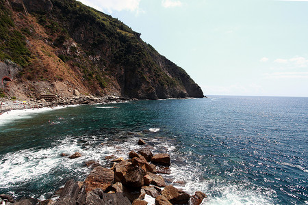 里奥马焦雷 g 的海景和悬崖