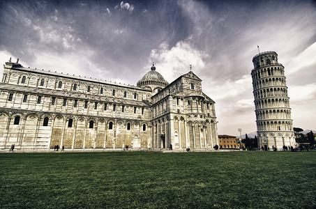 奇迹广场（Piazza dei miracoli），有大教堂和斜塔，Pi