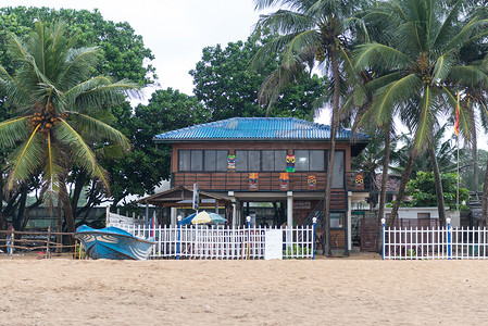 住宅楼正面摄影照片_斯里兰卡的海滨别墅