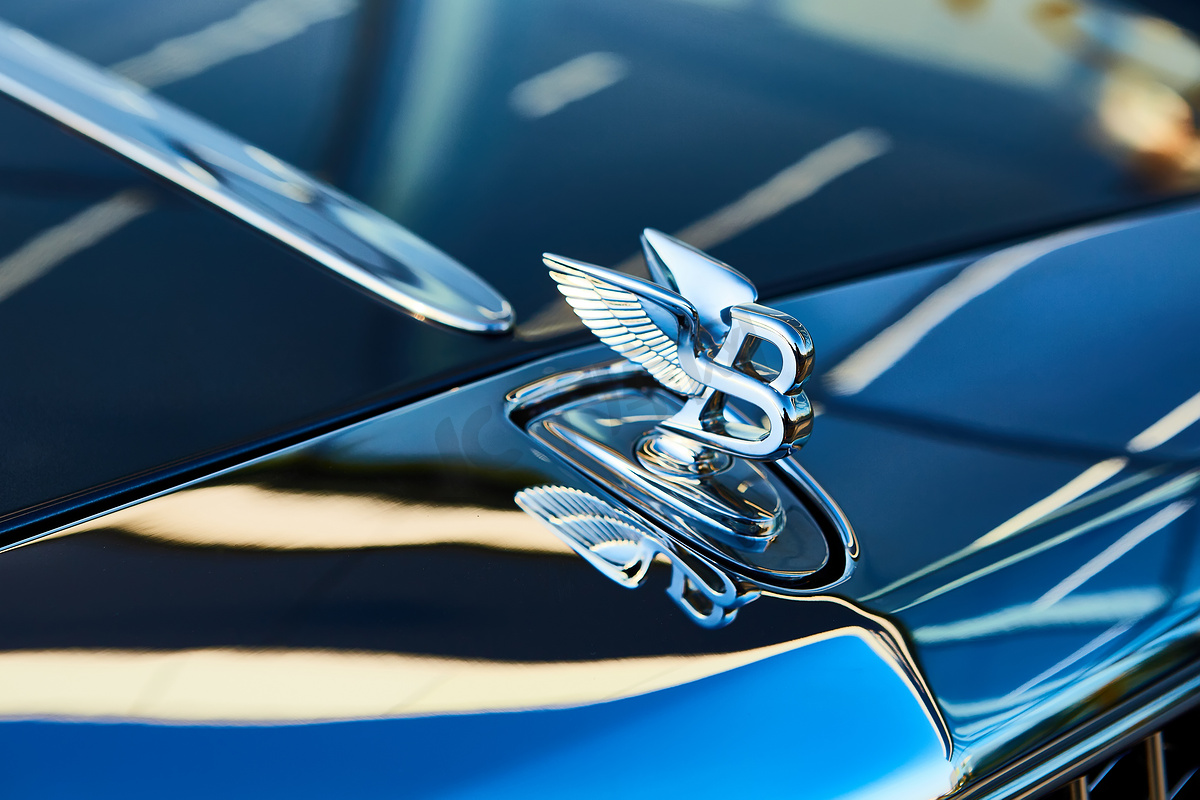 全新宾利飞驰V8官图正式发布 2020年底前开始交付-新浪汽车