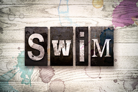 游泳溺水摄影照片_游泳概念金属凸版