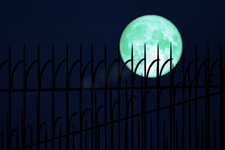 满蛋月亮回到剪影铁栅栏在夜空