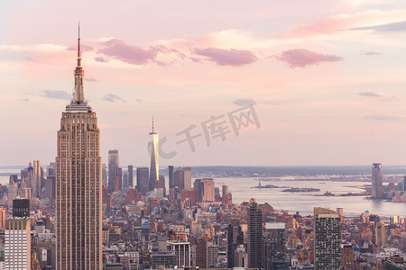 2019全新摄影照片_美国纽约 — 2019年5月17日：纽约城与帝国大厦