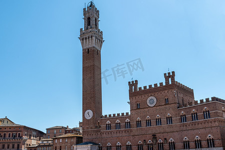 Piazza del Campo 的 Siena Torre del Eat