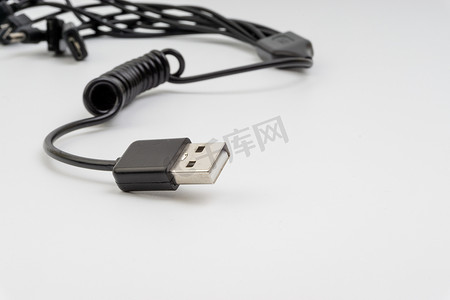 通用背景摄影照片_通用充电器头或 USB 电缆隔离在白色背景上