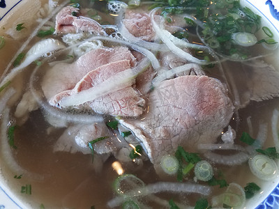 越南牛肉汤配洋葱和肉汤