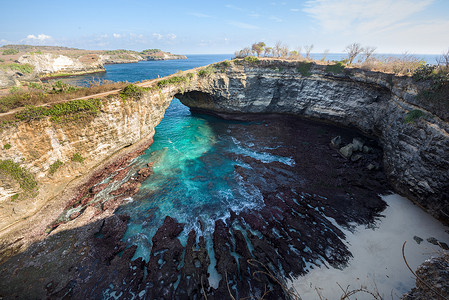 热门拍照地点和旅游胜地破碎海滩和悬崖