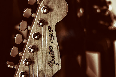会员plus摄影照片_1989 Fender Stratocaster Plus PL 琴头 - 棕褐色