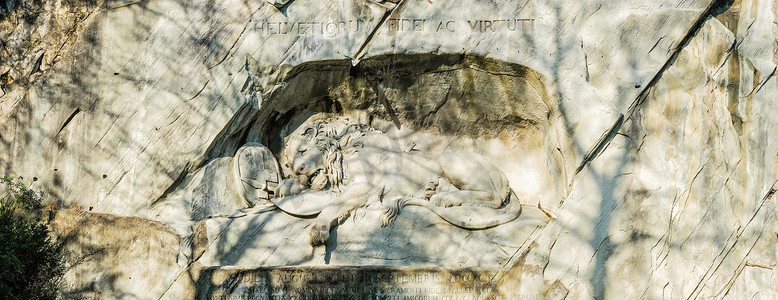 瑞士卢塞恩的垂死狮子纪念碑。