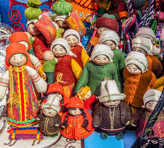 哈萨克斯坦阿拉木图市场上的纪念品