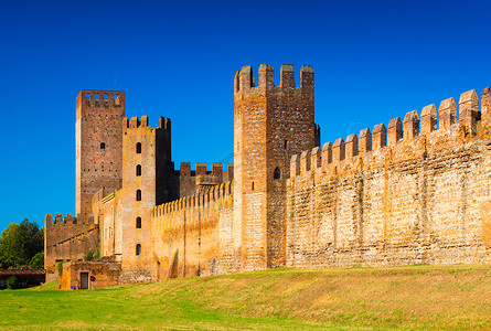 Montagnana - 2017 年 8 月，意大利：中世纪城墙的古城墙。