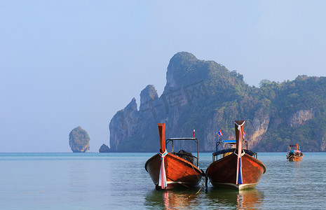 普吉岛风景摄影照片_泰国普吉岛的船