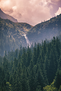 罗马尼亚特兰西瓦尼亚锡比乌法加拉斯山的巴莱亚瀑布