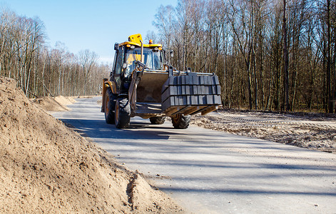 建设一条新的现代化道路