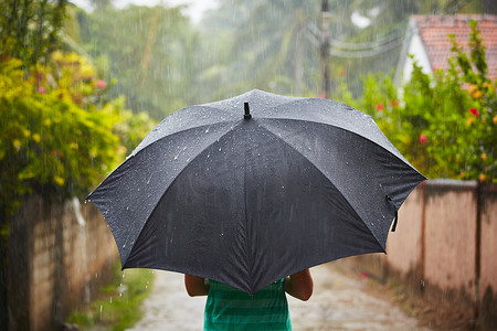 倾盆大雨