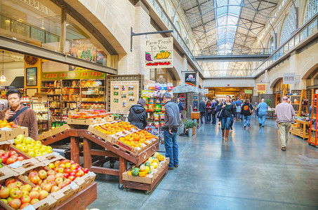 旧金山渡轮大楼内的农贸市场大厅